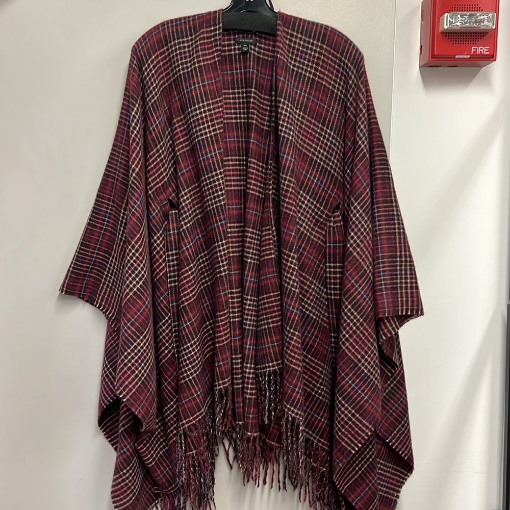 Ann Taylor burgundy plaid three piece suit. Jacket pants and wrap. - Picture 6 of 13